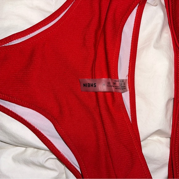 Swim + sports bras - Picture 12 of 15